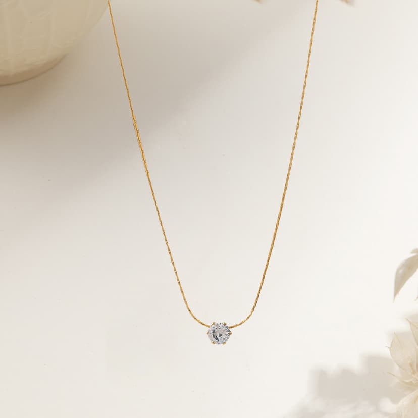 New Design Gold High-End 6-Claw Diamond Pendant Necklace Women's Summer Clavicle Chain Niche Accessible Luxury Accessories That Do Not Fade