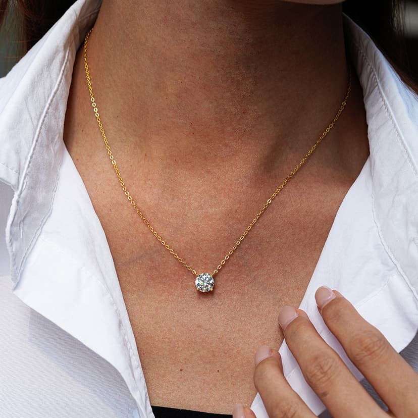 New Design Gold High-End 6-Claw Diamond Pendant Necklace Women's Summer Clavicle Chain Niche Accessible Luxury Accessories That Do Not Fade