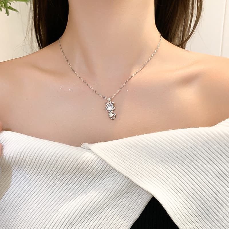silver Inlaid Zircon Kitten Necklace Female Niche Simple Design Sense Cyber Celebrity Clavicle Chain Elegant All-match Jewelry