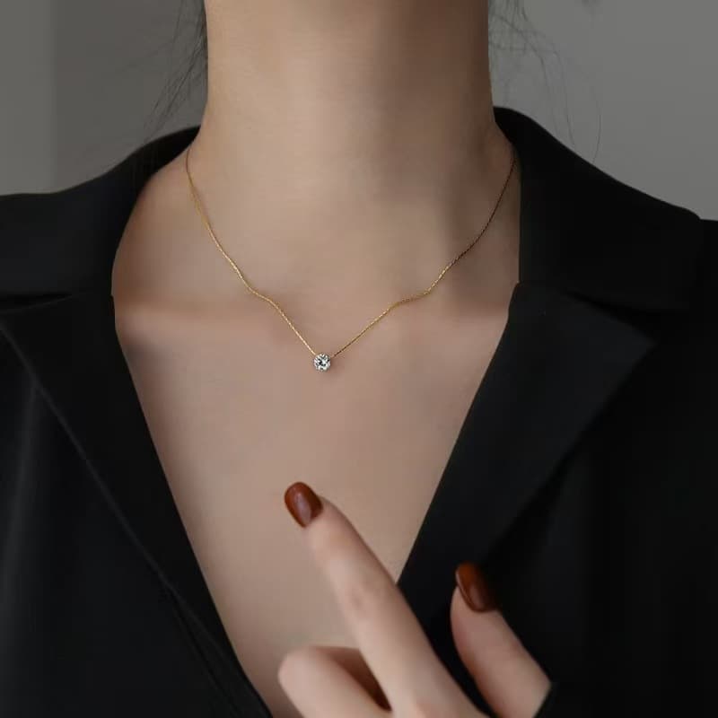 New Design High-End Six-Claw Diamond Pendant Necklace Women's Clavicle Chain Niche Light Luxury Sweater Chain Accessories Ready for Sale
