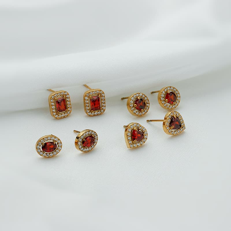Medical Titanium Steel Love Zircon Earrings for Women, Light Luxury Stainless Steel Non-Fading Seaside Earrings Wholesale Diamond-Encrusted Light Luxury Style