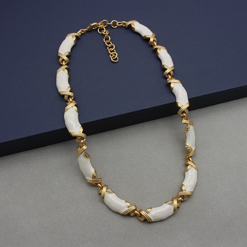 Middle Ancient Jewelry White Enamel suit Elegant Heavy Industry Classic Geometric Necklace Well-made Middle Ancient suit Bamboo Section