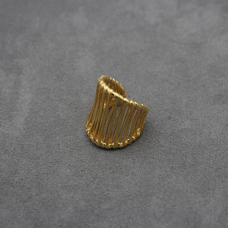 French retro exaggerated plain gold Italian handmade silk ring adjustable ring C simple European and American earrings