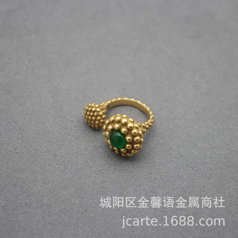 Qingdao Jewelry Glass Rings, Unique Niche Art Pieces, Copper-Plated Russian Gold Hand Accessories, Holiday Style Earrings