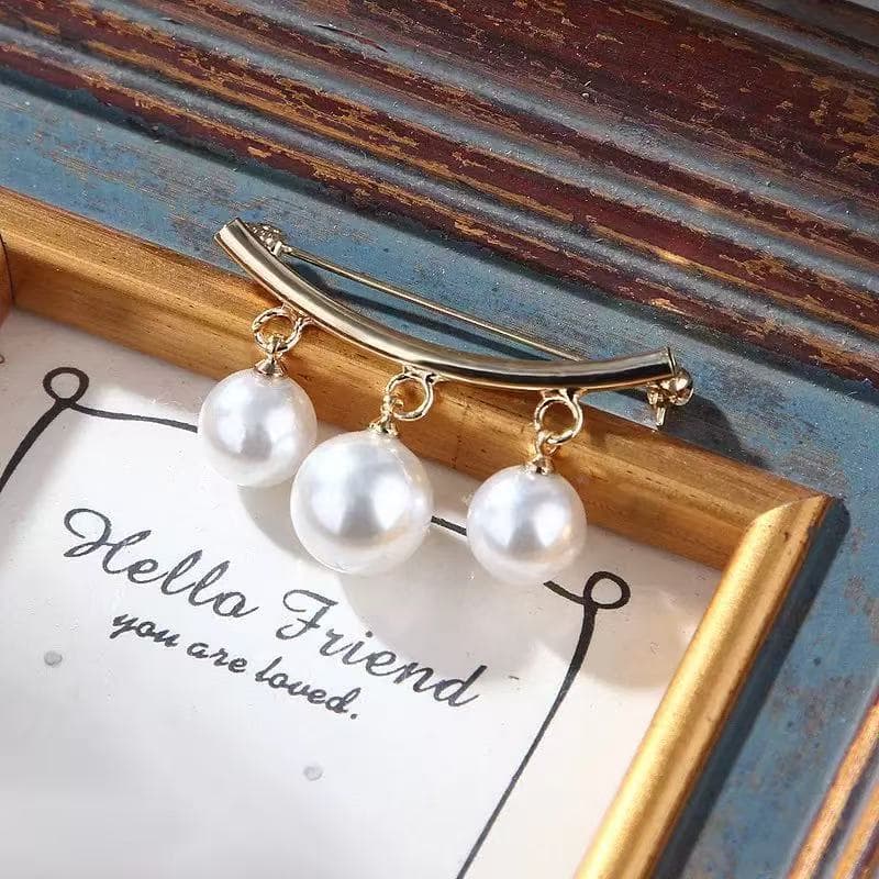 New European and American Fashion Accessories, Simple Niche Neckline Anti-Exposure Pin, Versatile Metal Pearl Brooch