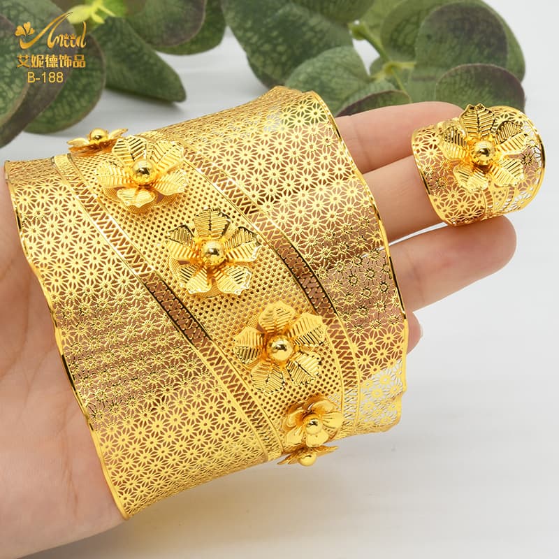 Middle East Dubai Jewelry 24K Gold-Plated Flower Large Bracelet Ring Jewelry Set Wedding Bride Ethnic Style Bracelet