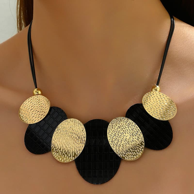 European and American Cross-border Fashion Oval All-match Metal Short Necklace Exaggerated Irregular Clavicle Chain