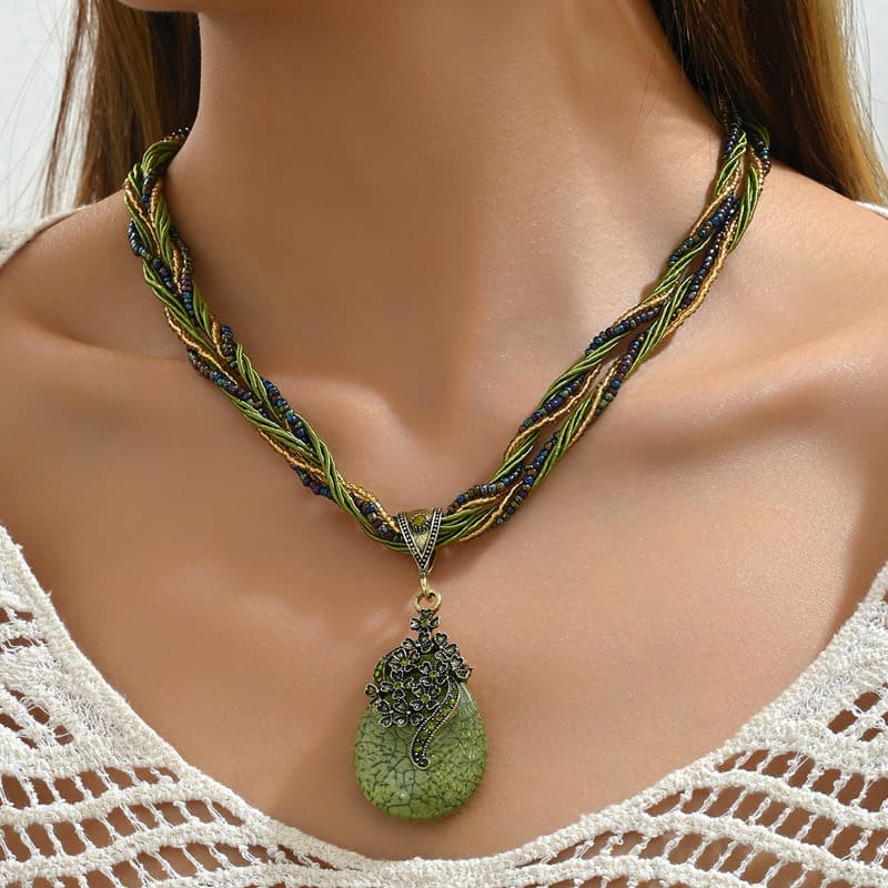 European and American Cross-border Fashion Bohemian Style Flower Drop Elegant Women's Short Necklace