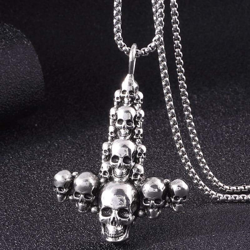 1 Piece of Fashionable Metal Sparkling Diamond Spongebob Round Pendant for Men and Women to Wear Elegant Long Necklace